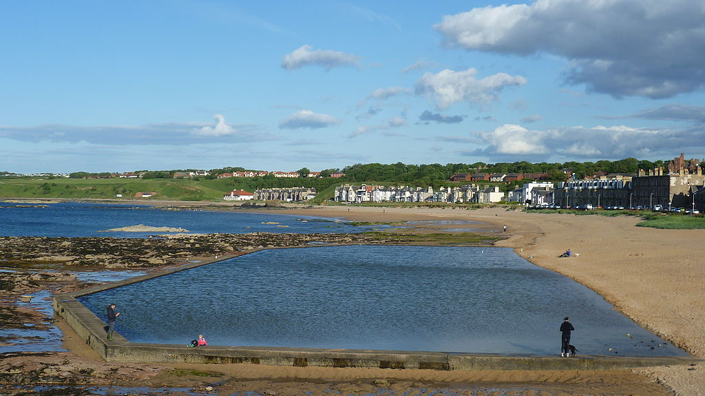 North Berwick is serviced by Wooler​ skip hire
